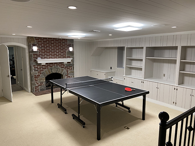 Game room interior painting